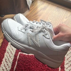 New balance tennis shoes like new
